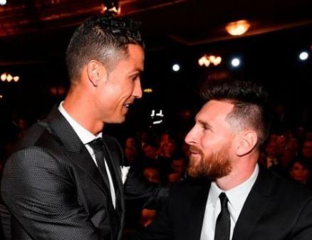 半场战报：阿森纳1-0布拉格斯拉维亚，萨卡点射（半场快讯：萨卡点球命中，阿森纳1-0领先布拉格斯拉维亚）