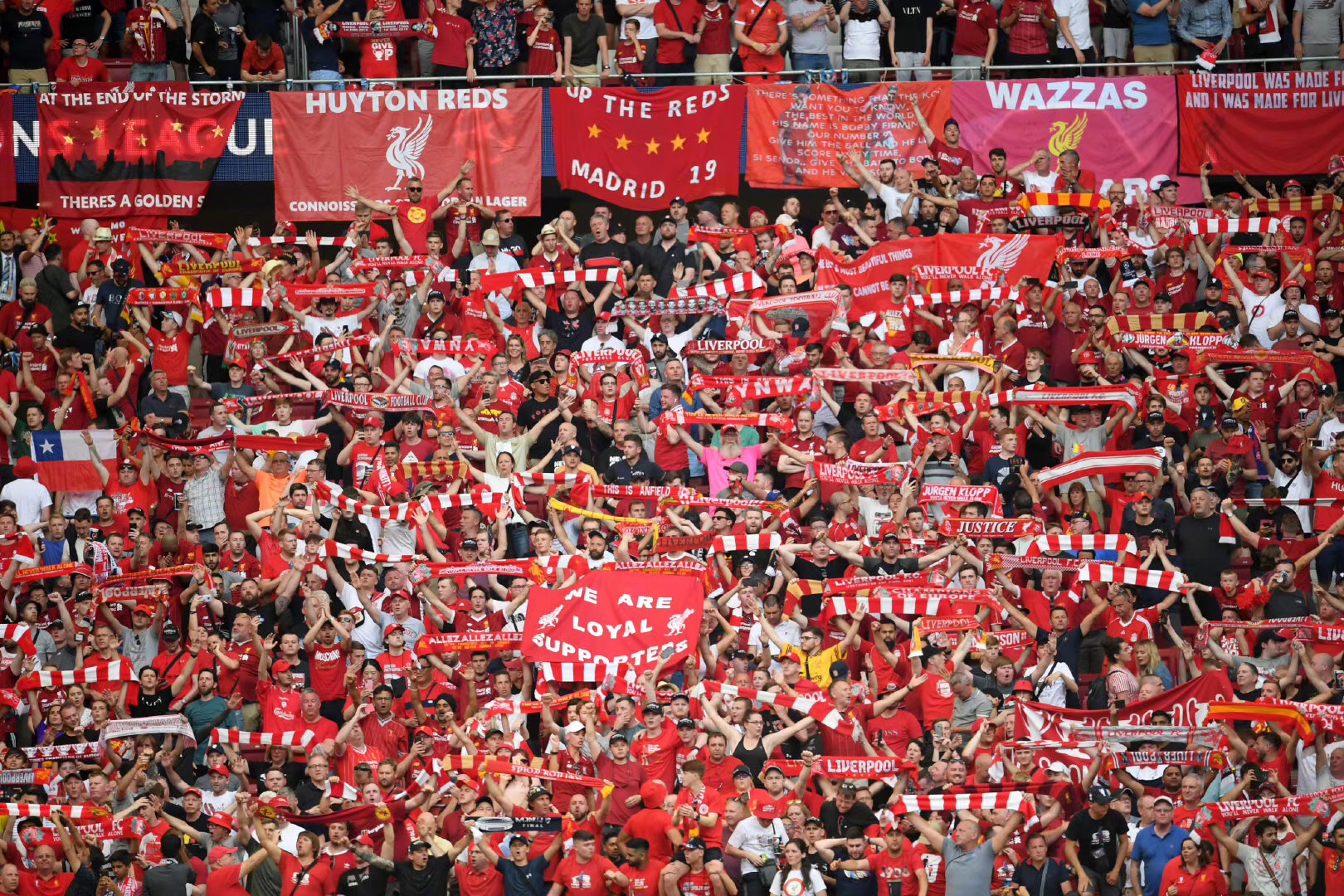 武汉三镇刚官宣邓涵文离队，就引发哄抢，三大热门下家各有胜算！（武汉三镇官宣邓涵文离队引爆争抢，三大热门下家各显胜算）