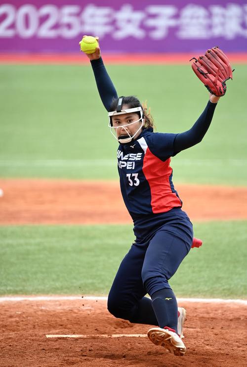 足球球员伤病更新，影响赛季表现（足球球员伤情速递，牵动赛季发挥）