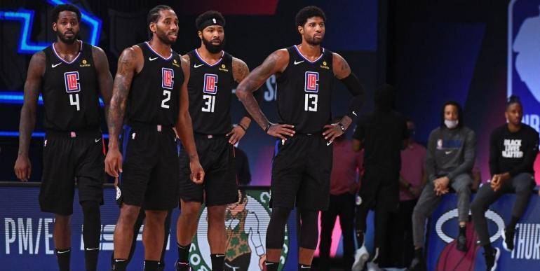 格纳布里：获得巨额收入后曾沉迷奢侈消费，母亲劝我脚踏实地（格纳布里坦言：高薪到手一度沉迷奢侈，母亲劝我务实）