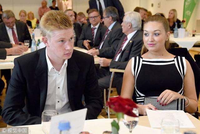 中国女足出战英格兰女足名单：王霜、吴海燕领衔，张琳艳在列（中国女足战英格兰名单公布：王霜、吴海燕领衔，张琳艳入选）