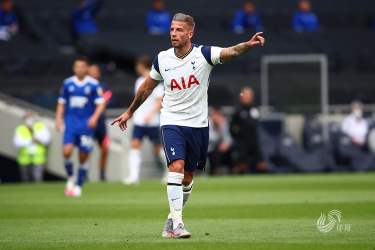 打破“球荒”！狼队时隔43天、5轮联赛再度取得英超进球（狼队终结进球荒：相隔43天、5轮之后再度在英超破门）